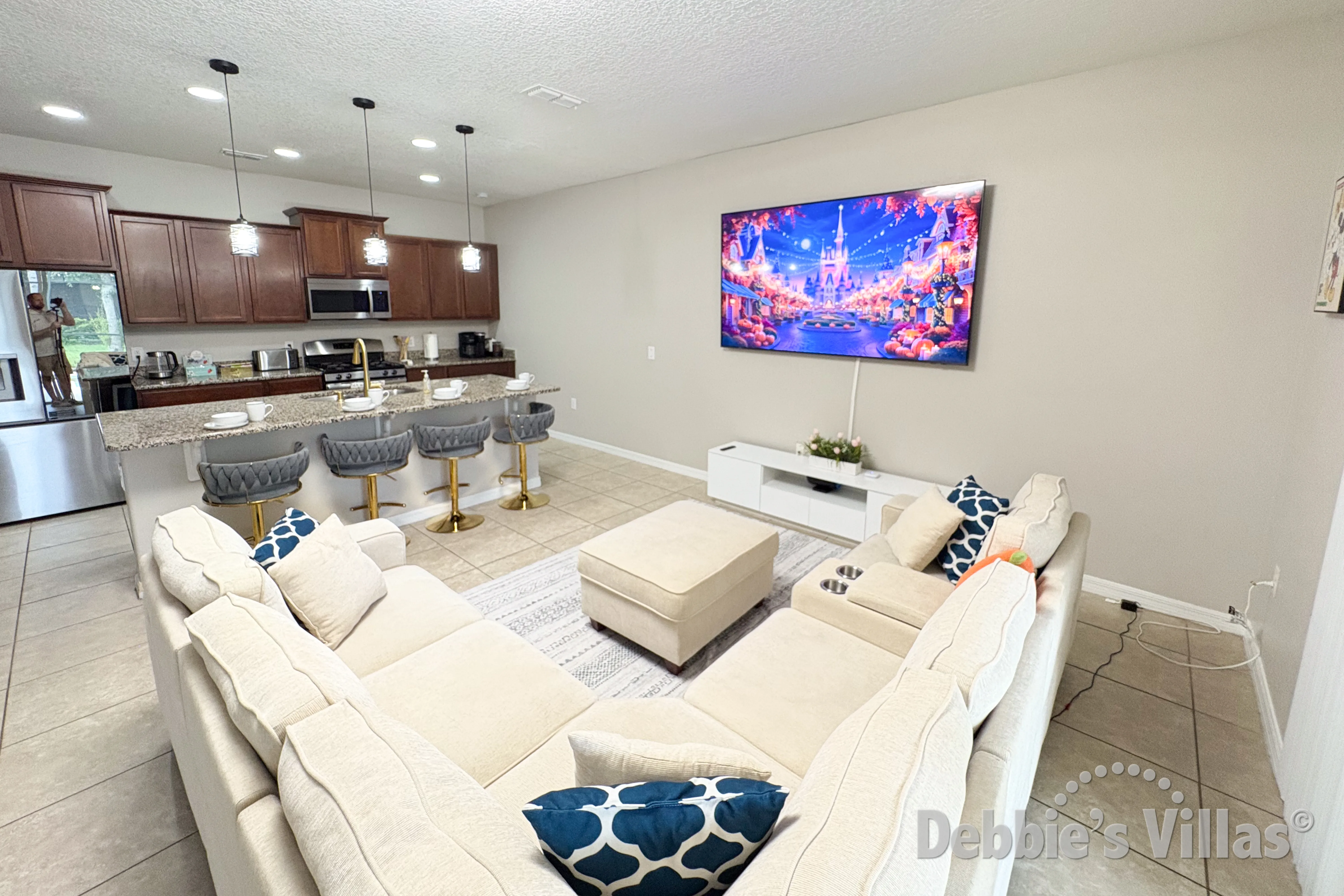 Relax on the sectional sofa and watch all your favourite movies on the flatscreen TV