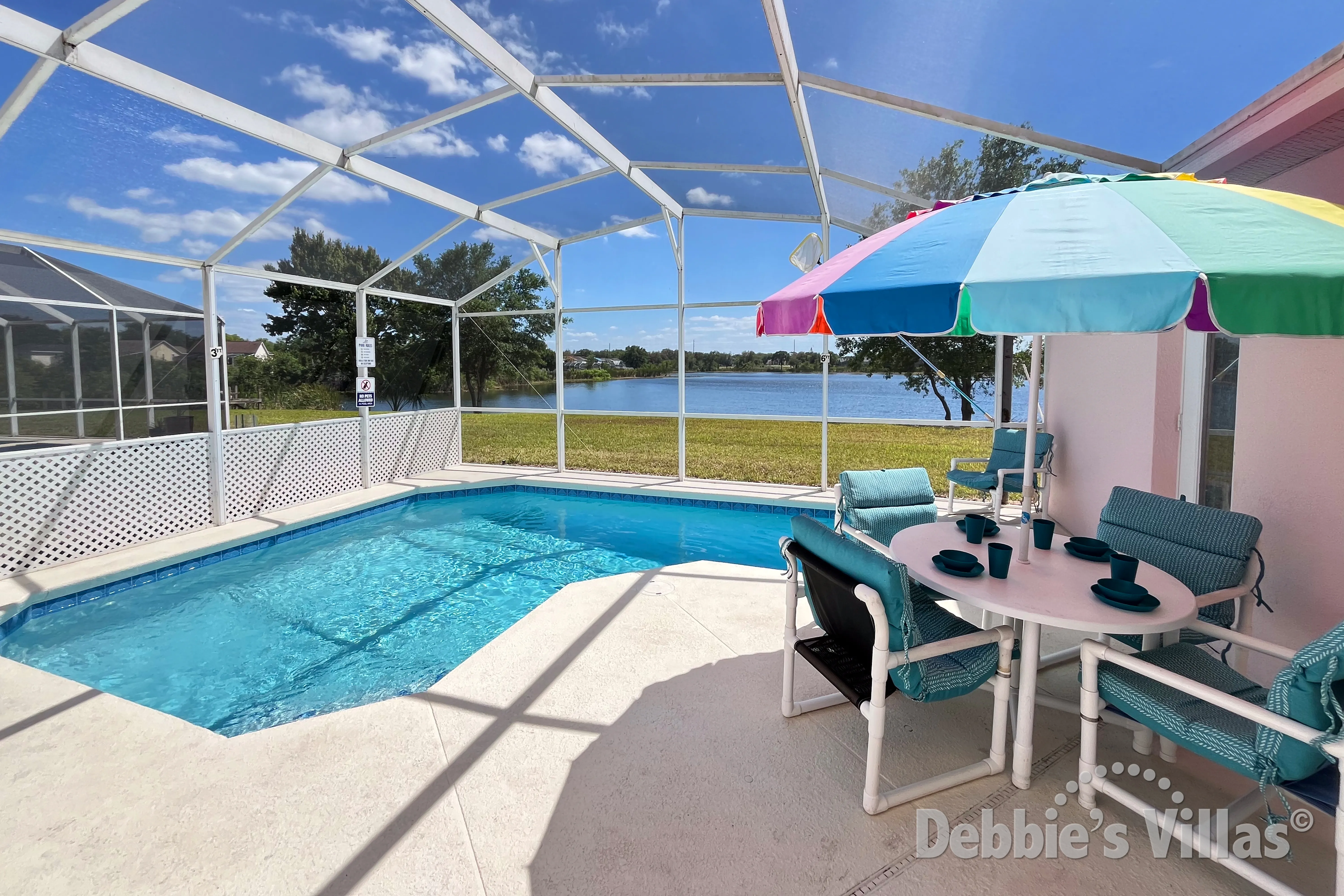 The south-facing pool is the perfect place to recharge your batteries after a long day 