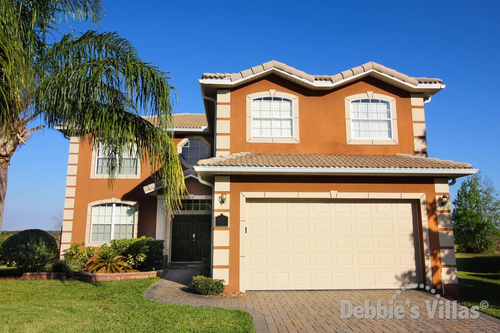 Orlando villa, close to Disney, gated community, southeast-facing pool and spa, conservation view