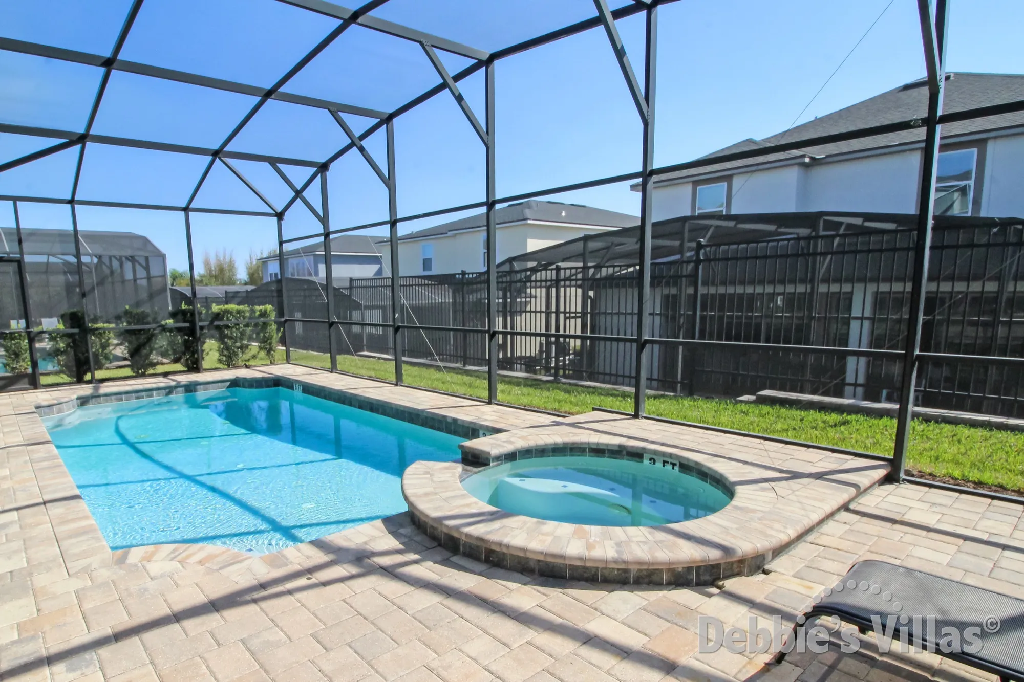 Kissimmee vacation villa with a south-facing private pool and spa