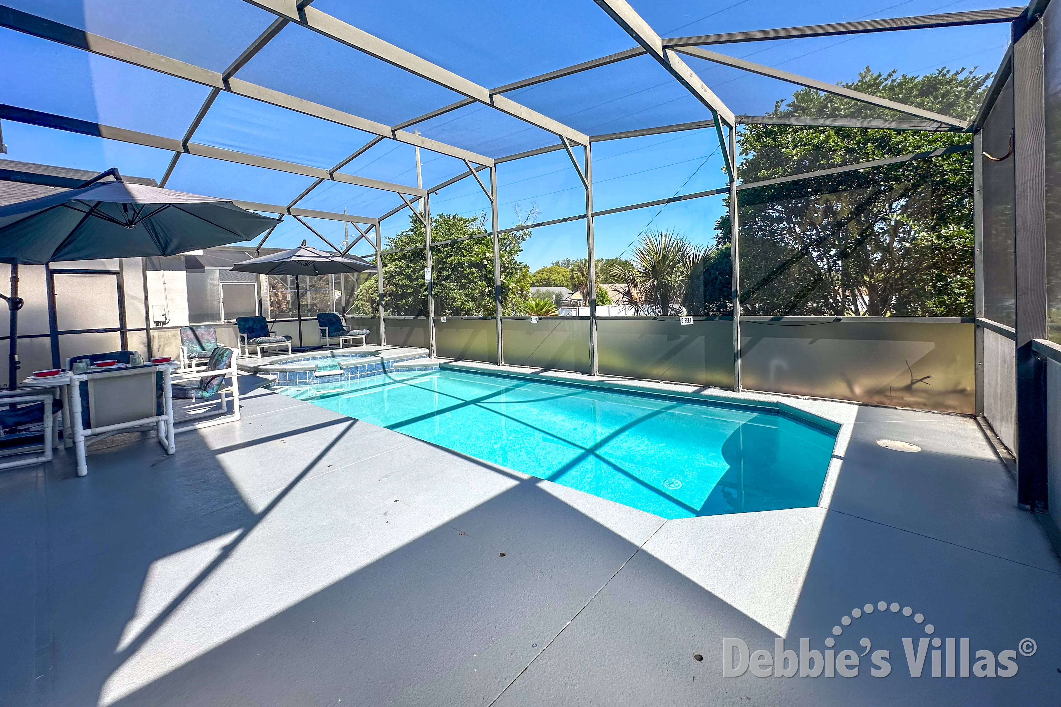 Pool and spa at this vacation villa on Glenbrook in Clermont