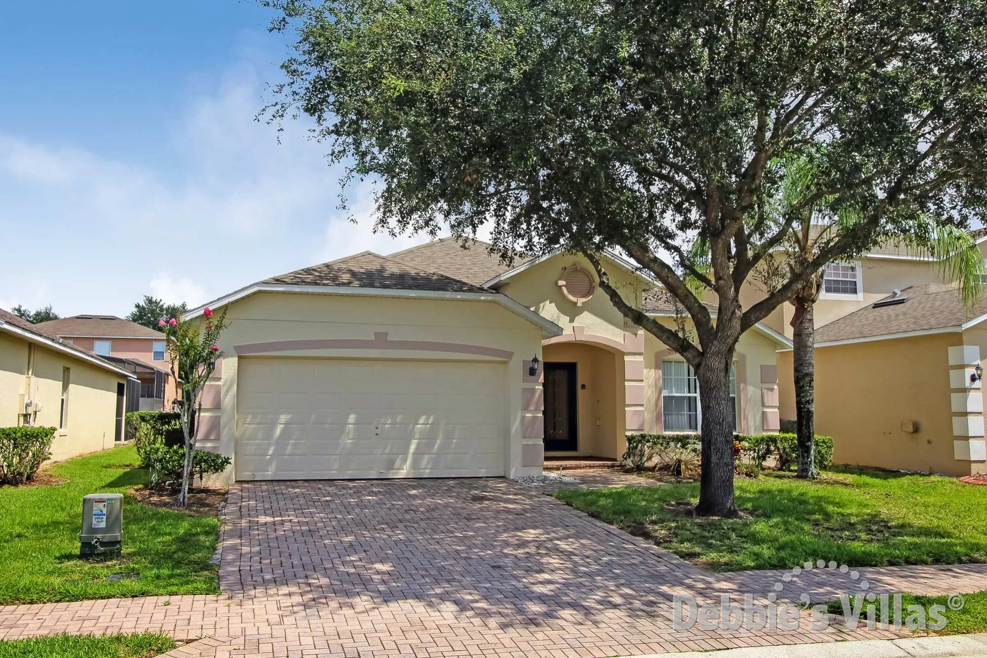 Orlando rental villa, gated Davenport community, Disney area, private pool and spa