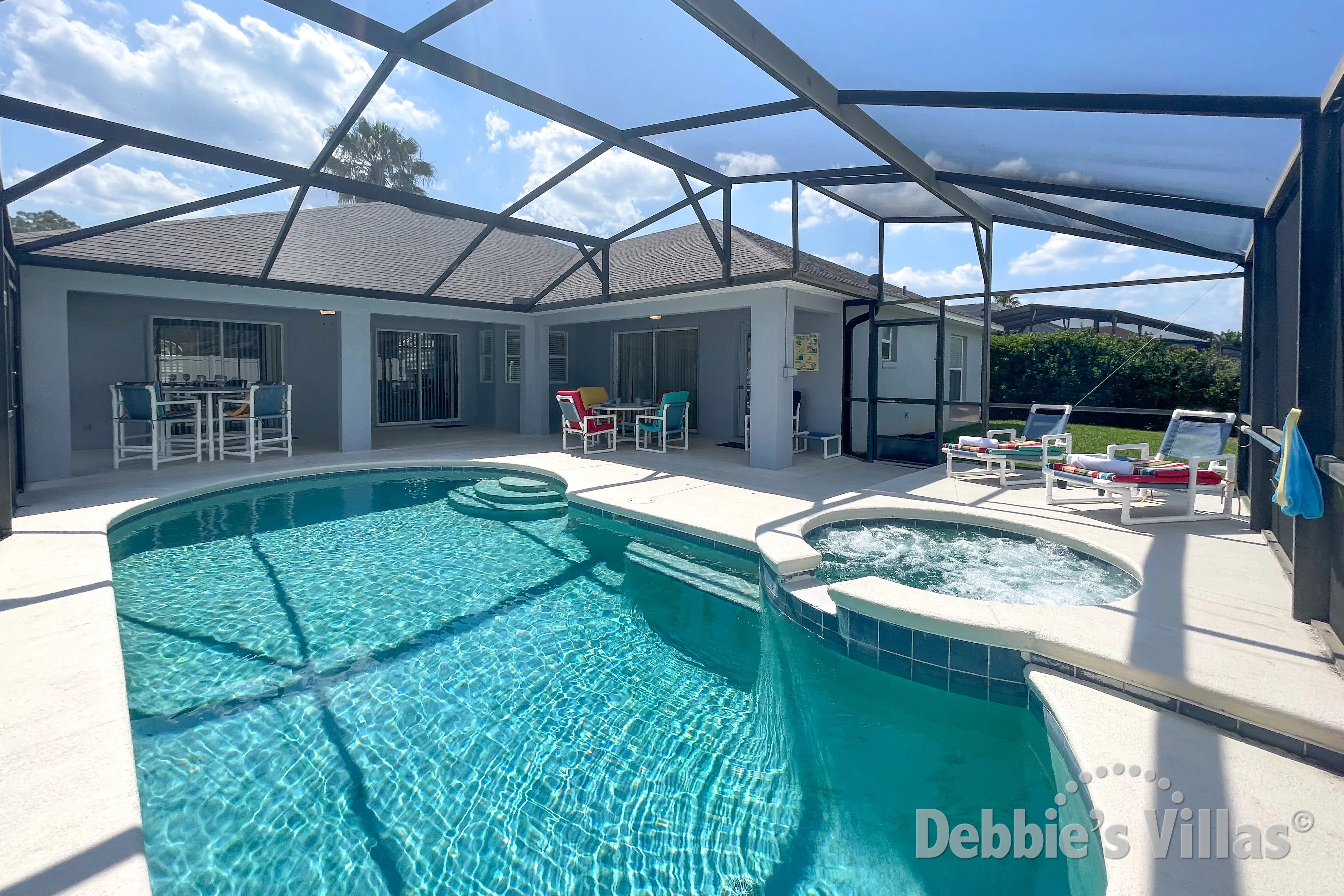 Private pool and spa at this vacation villa on Tuscan Ridge in Davenport