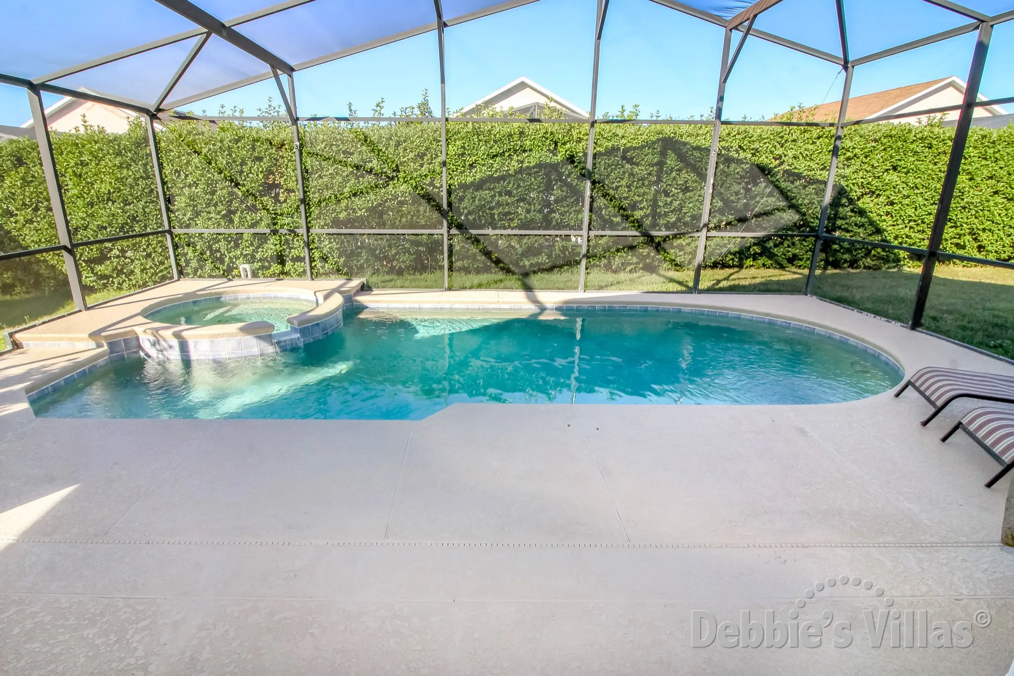Enjoy your own private pool and spa at this West Stonebridge villa in Davenport