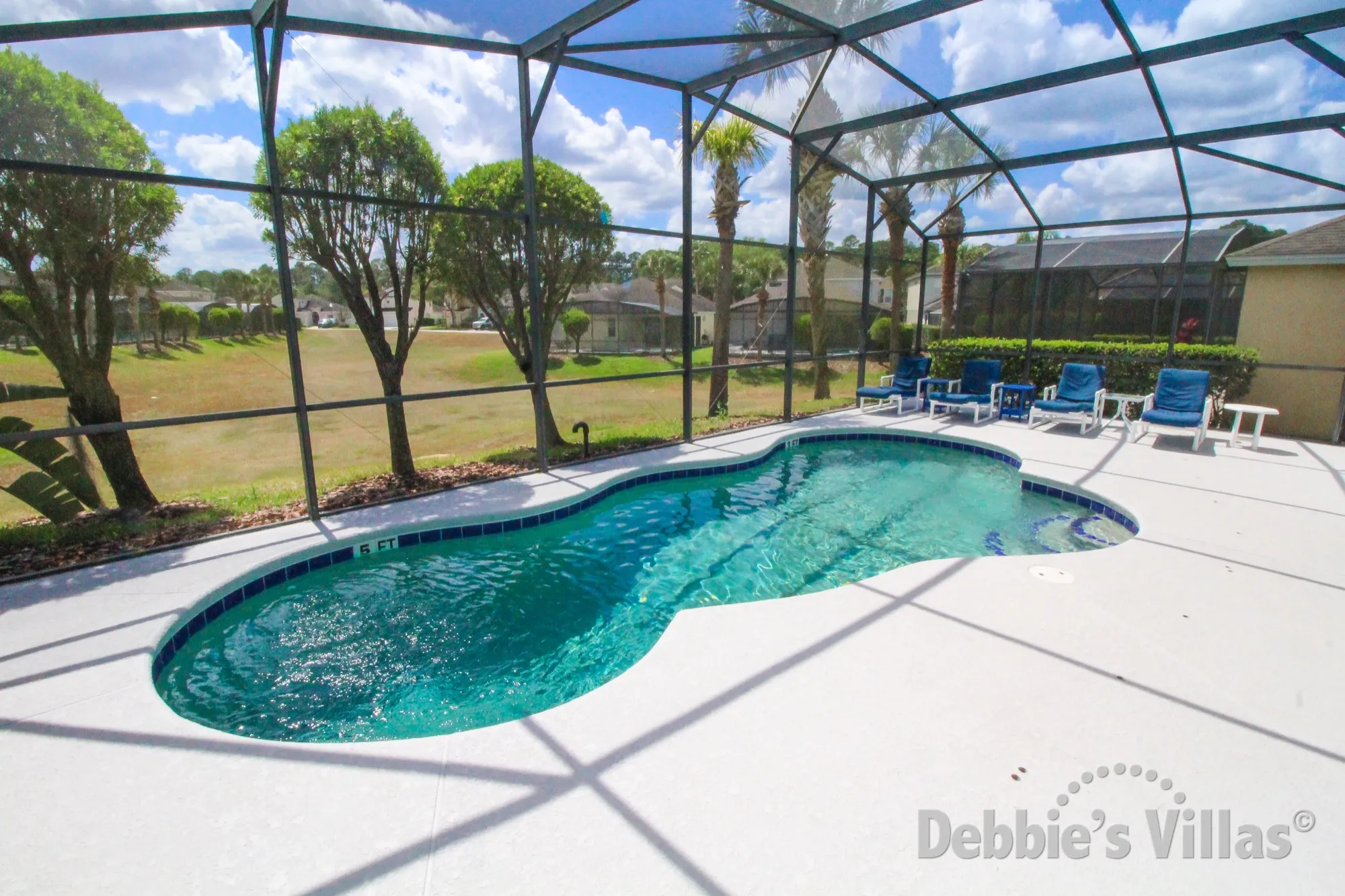 Calabay Parc villa with south-facing pool with no rear neighbours 