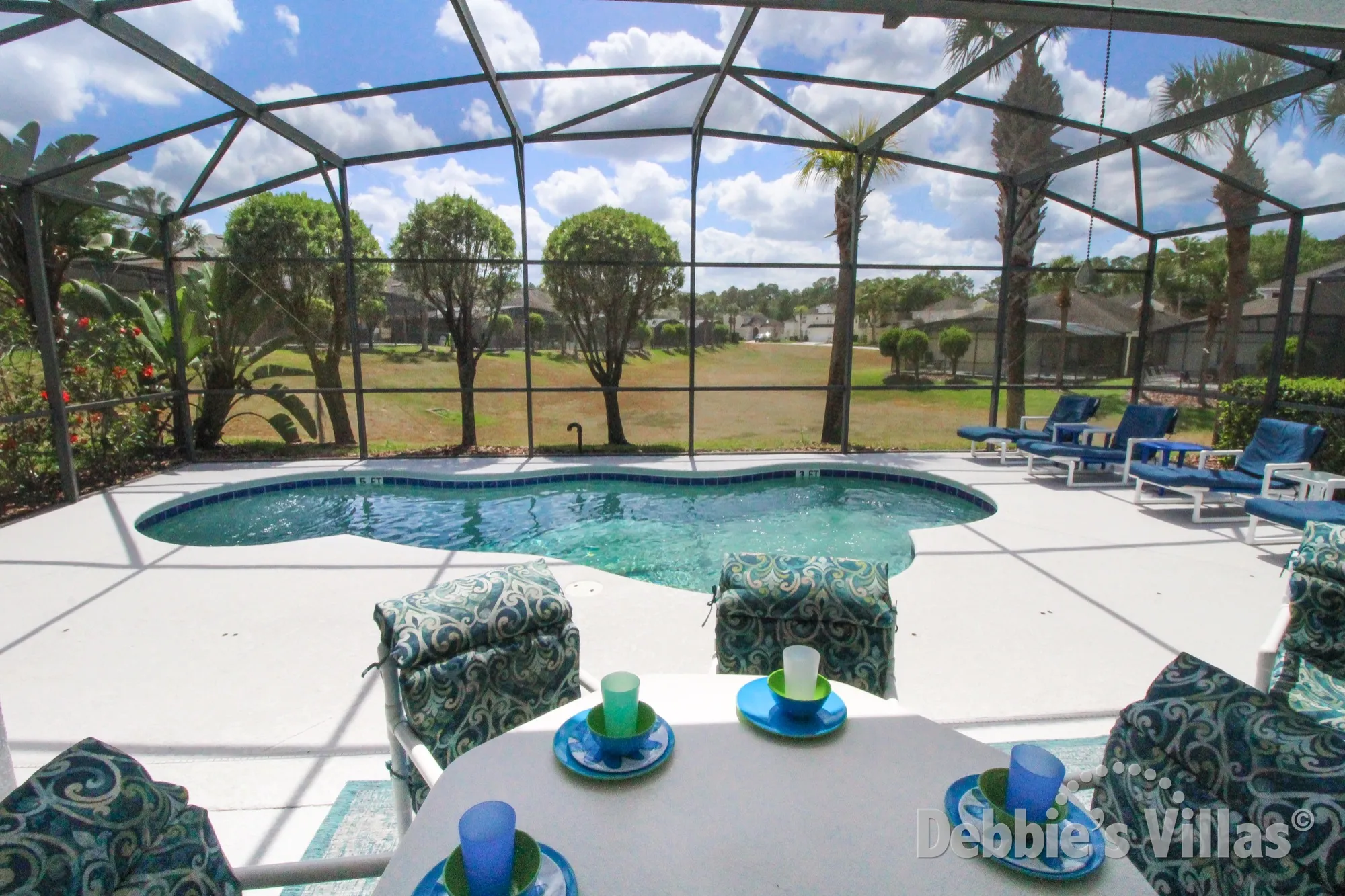 Perfect spot for lunch on this south-facing pool deck in Calabay Parc