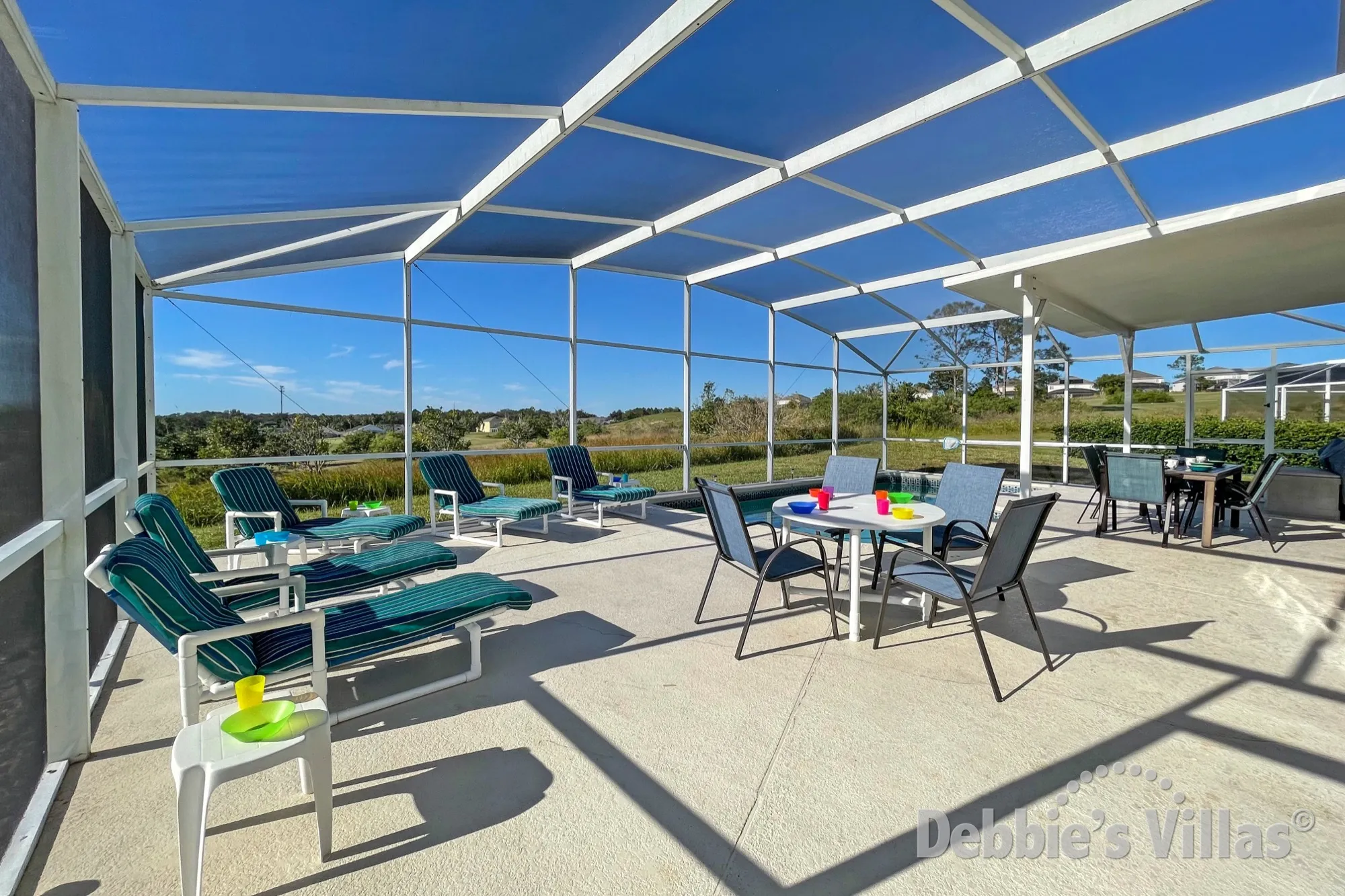Variety of seating options for everyone to enjoy poolside refreshments