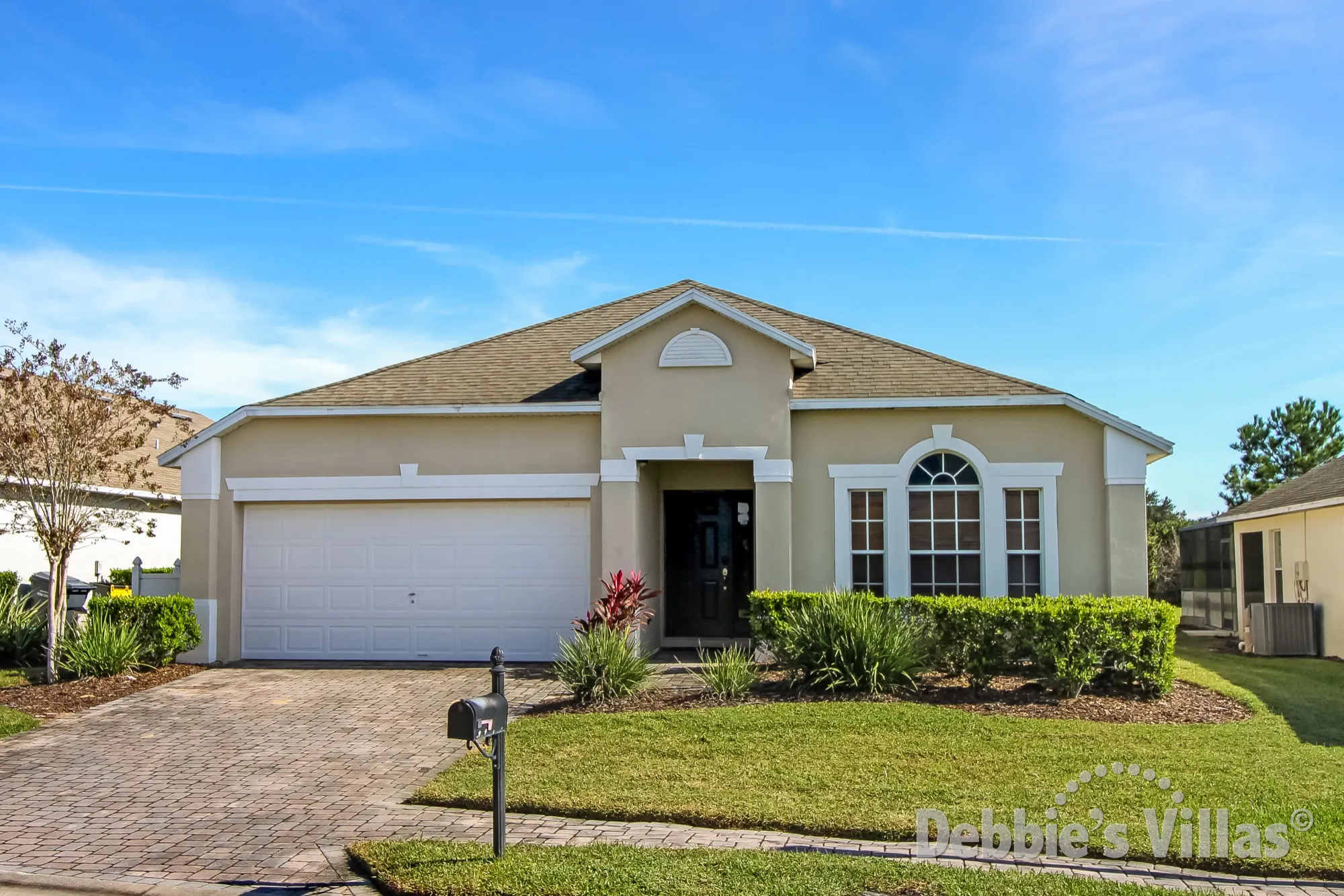 Orlando villa to rent close to Disney, games room, private pool and spa, gated community