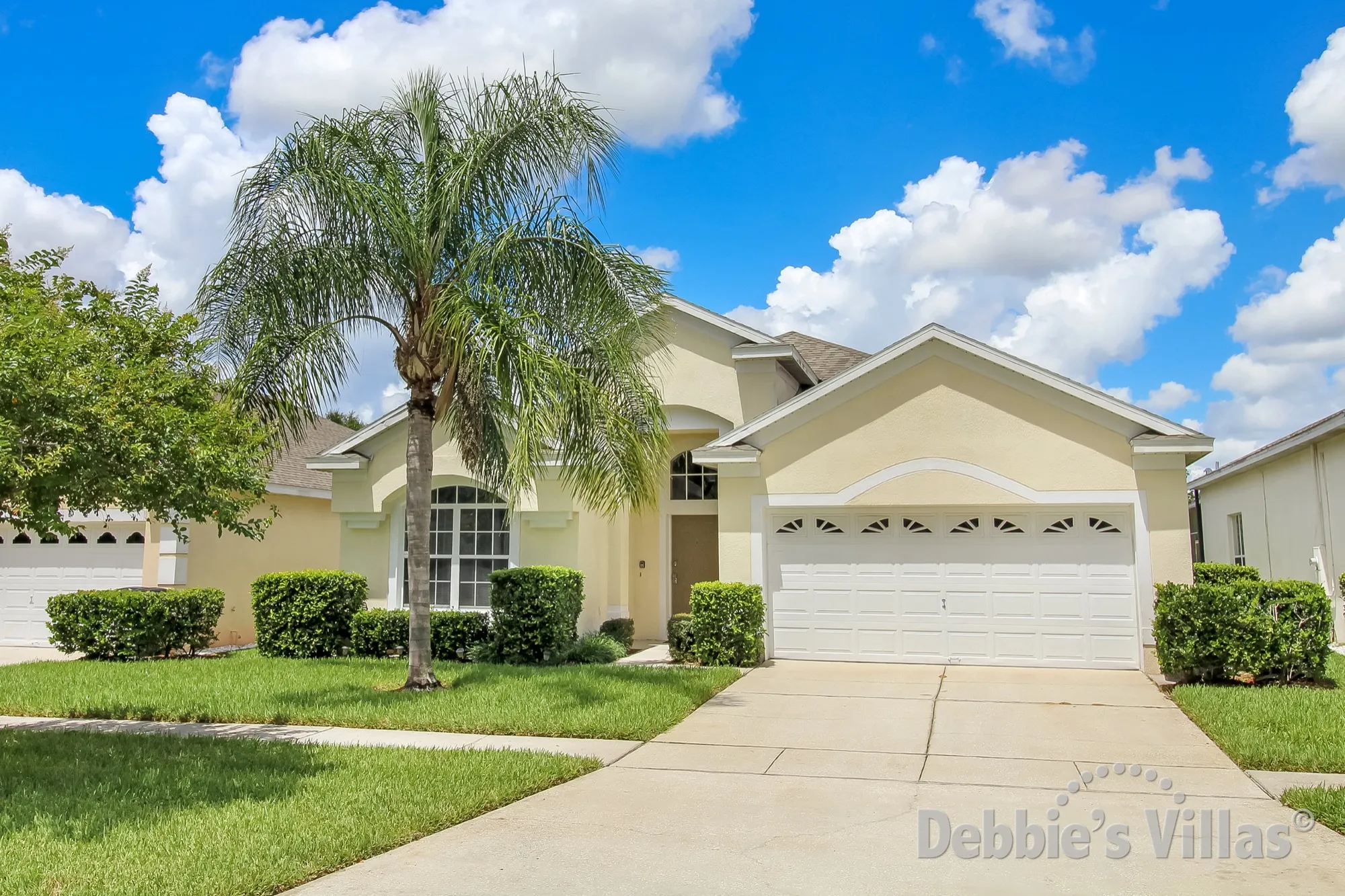 Private Orlando villa, gated Kissimmee resort, Disney area, games room, west-facing pool and spa