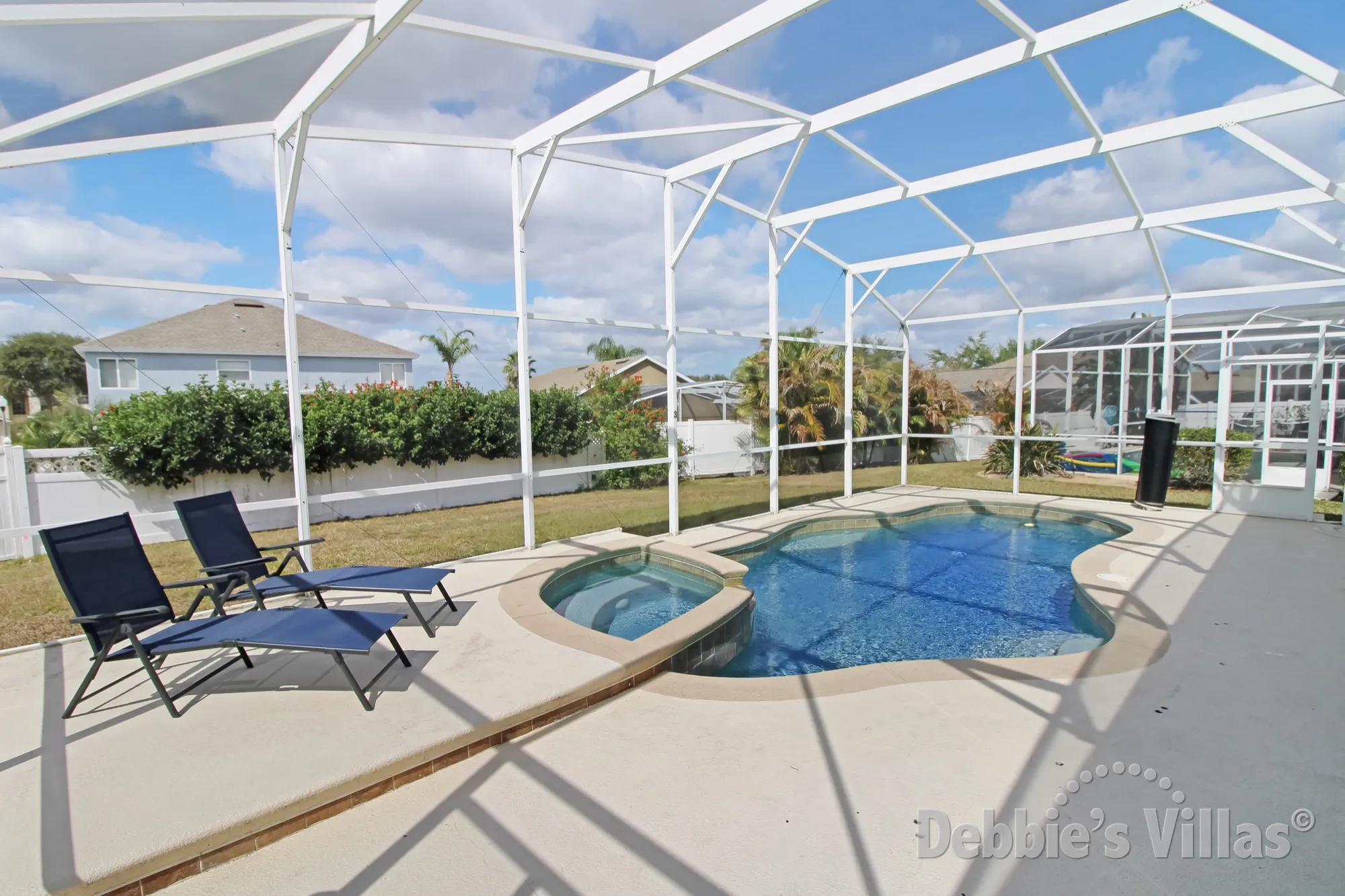 West-facing private pool and spa at this Highlands Reserve villa in Davenport