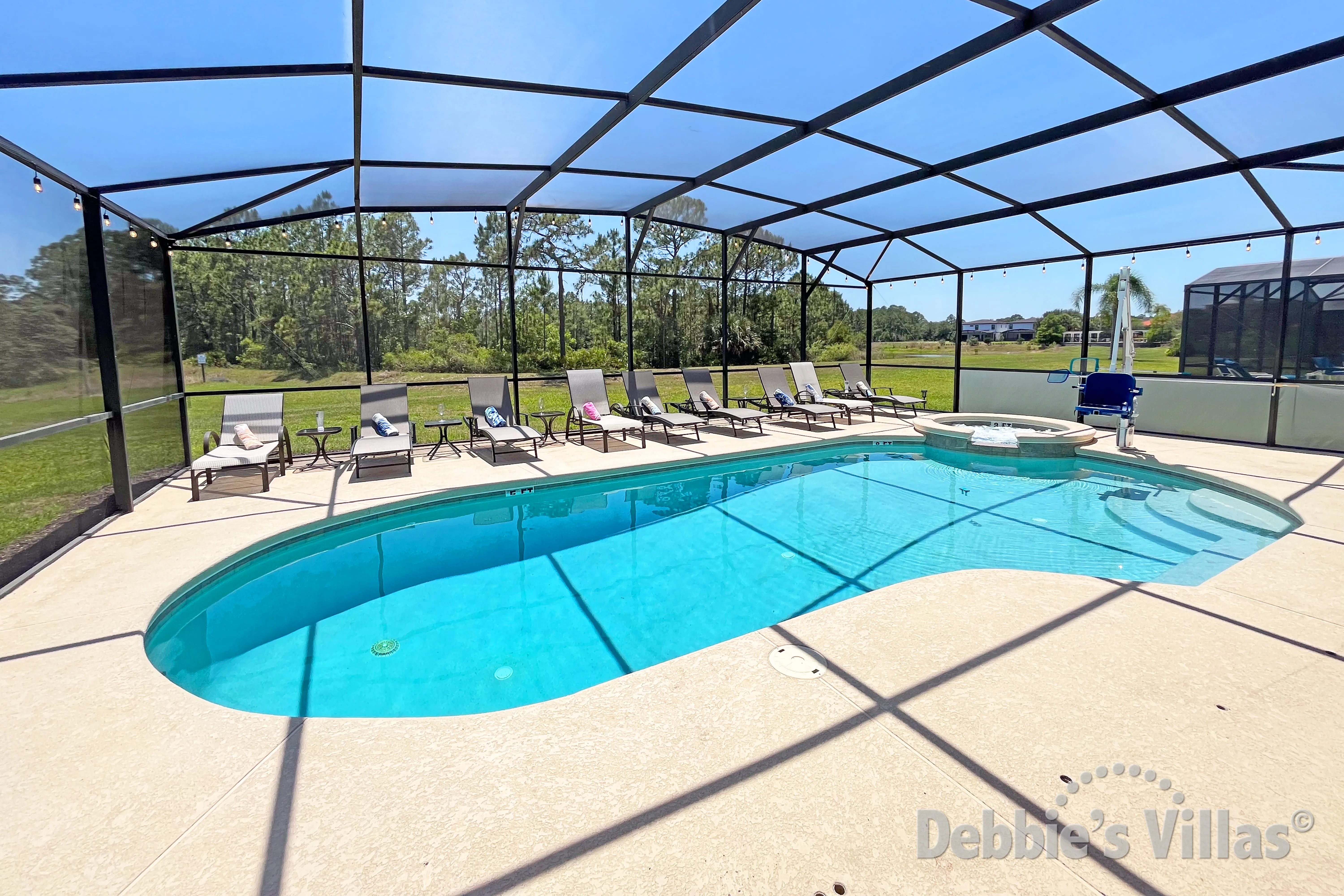 Southwest-facing private pool and spa at this Davenport vacation villa on Watersong in Davenport 